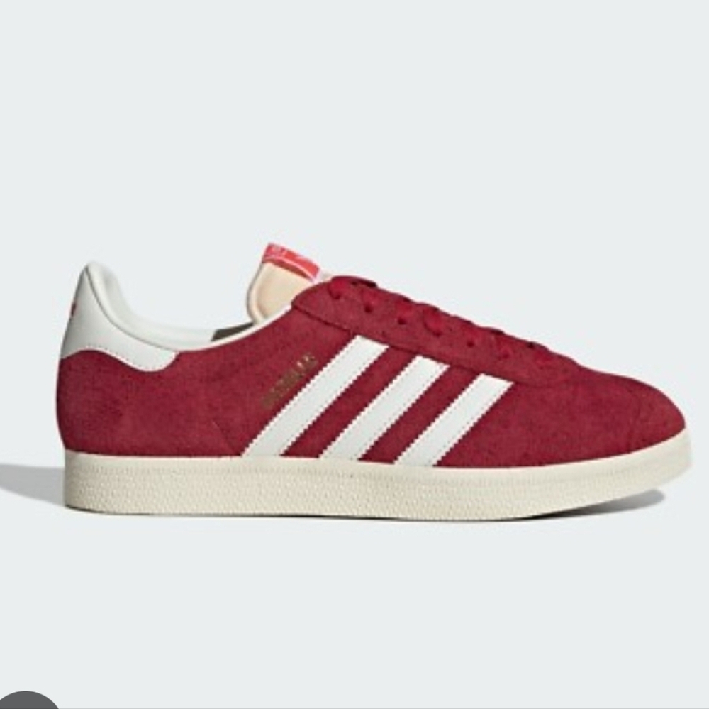 Adidas Gazelle Shoes - Team Victory Red / Off White / Cream White, size M6 / W7